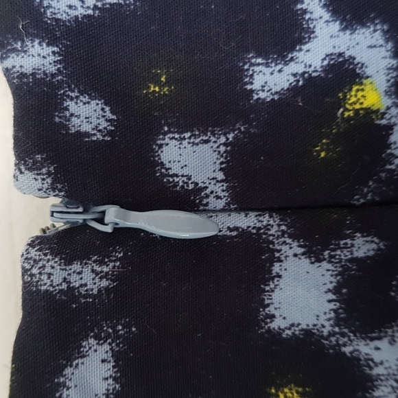 GAP sleeveless shift dress - Picture 3 of 4